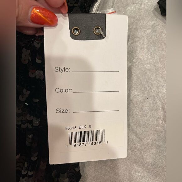 Mac Duggal  Beaded Neckline Sequins Black 
Long Sleeve Dress.Size 6 - Picture 14 of 16